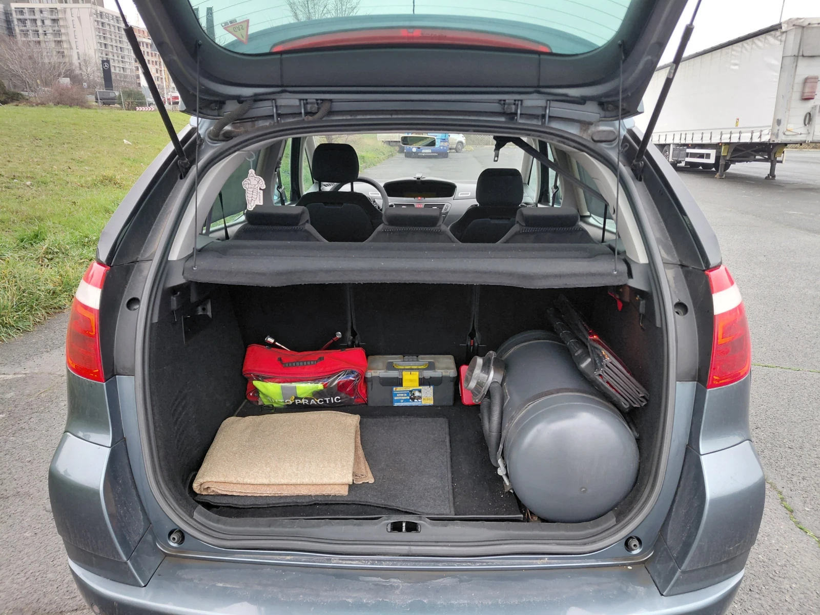 Citroen C4 Picasso 1.8i, снимка 5 - Автомобили и джипове - 53959205