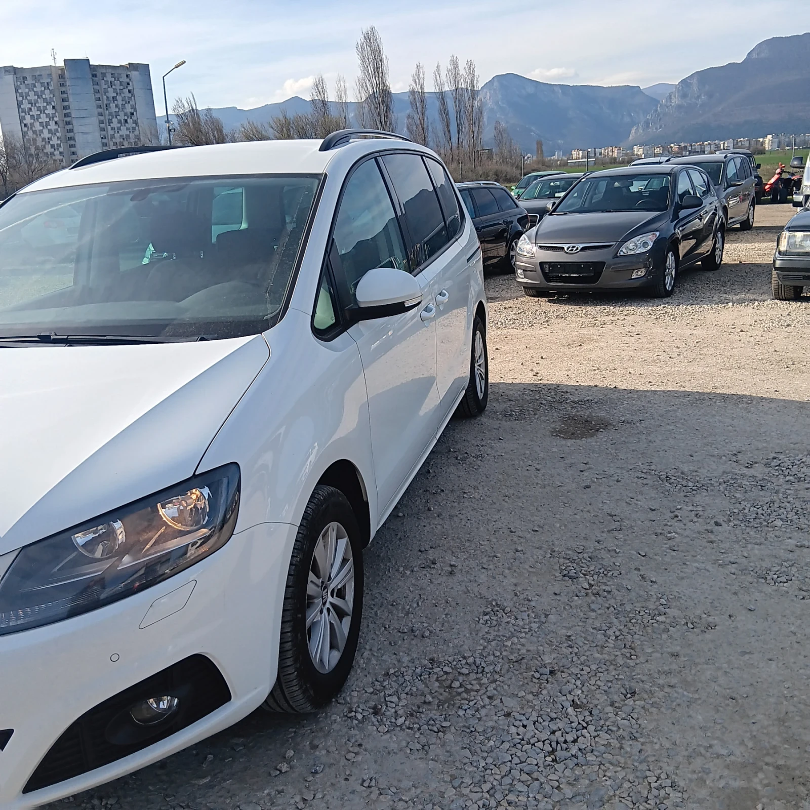 Seat Alhambra, снимка 2 - Автомобили и джипове - 53995552