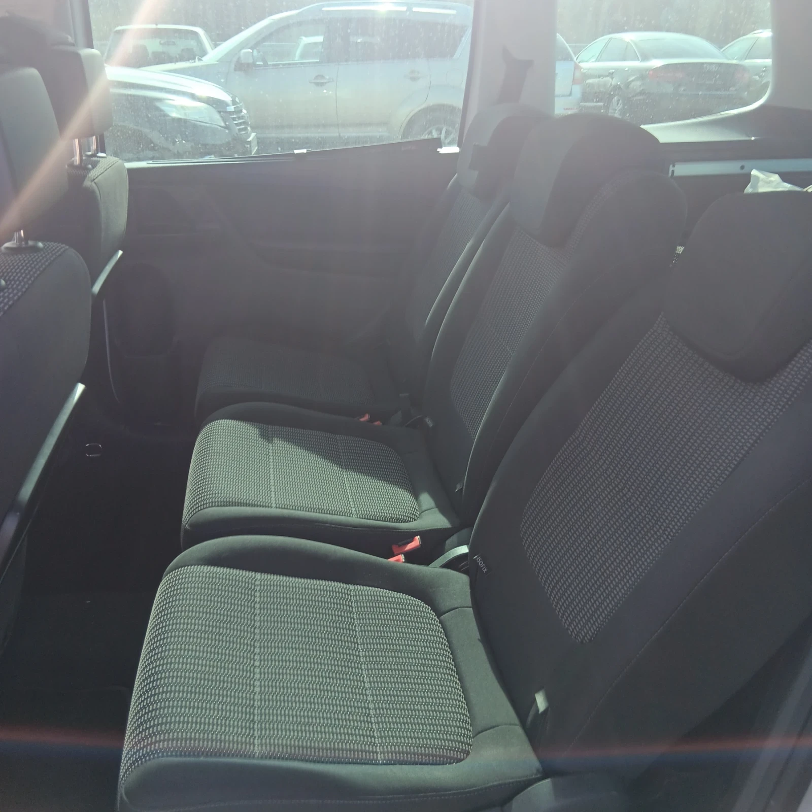 Seat Alhambra, снимка 9 - Автомобили и джипове - 53995552