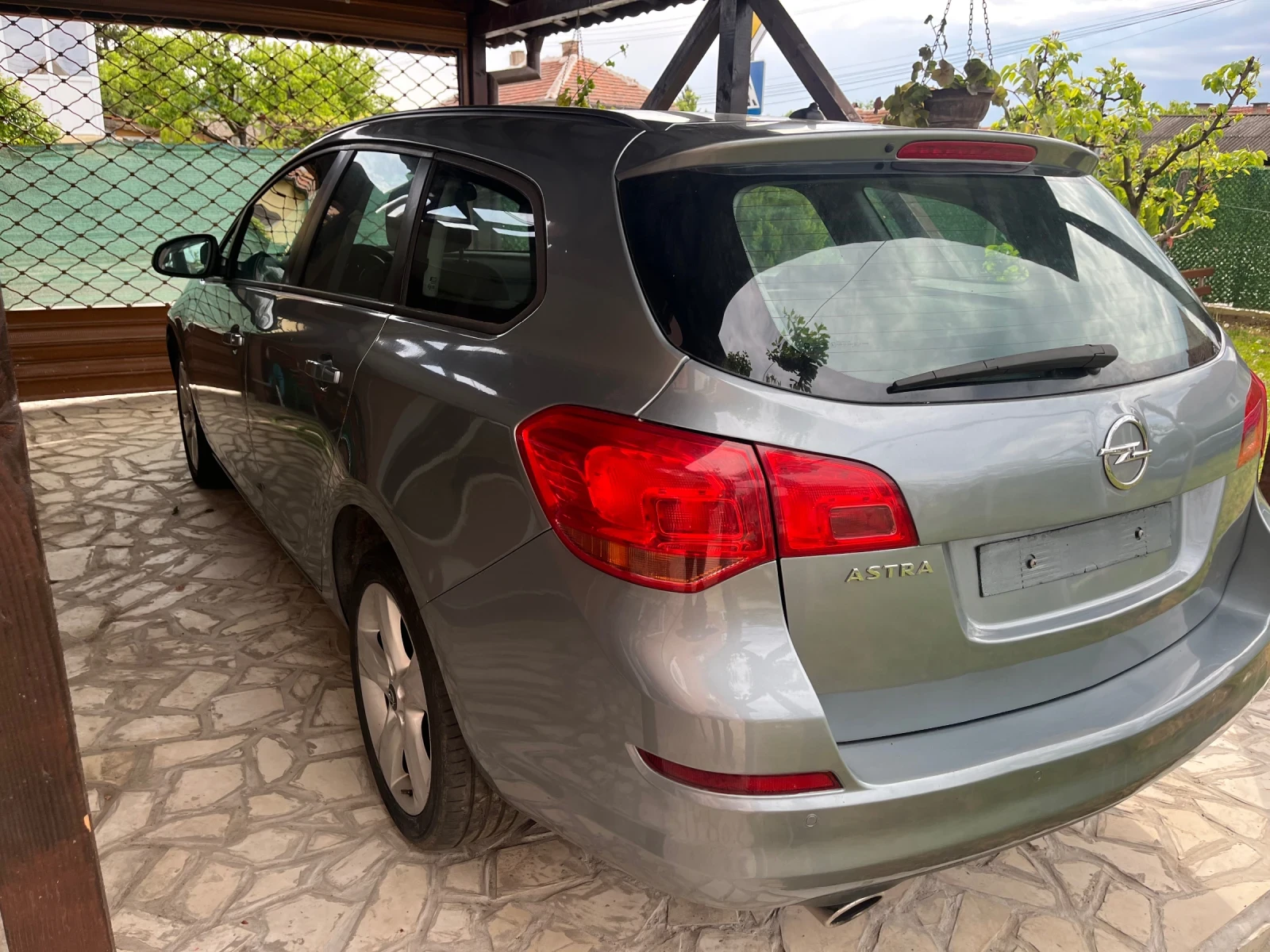 Opel Astra 1, 4турбо газ, снимка 4 - Автомобили и джипове - 54355009