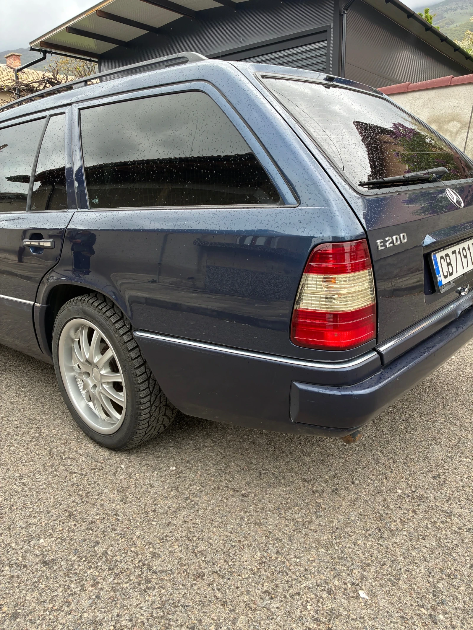Mercedes-Benz E 200, снимка 9 - Автомобили и джипове - 54489980