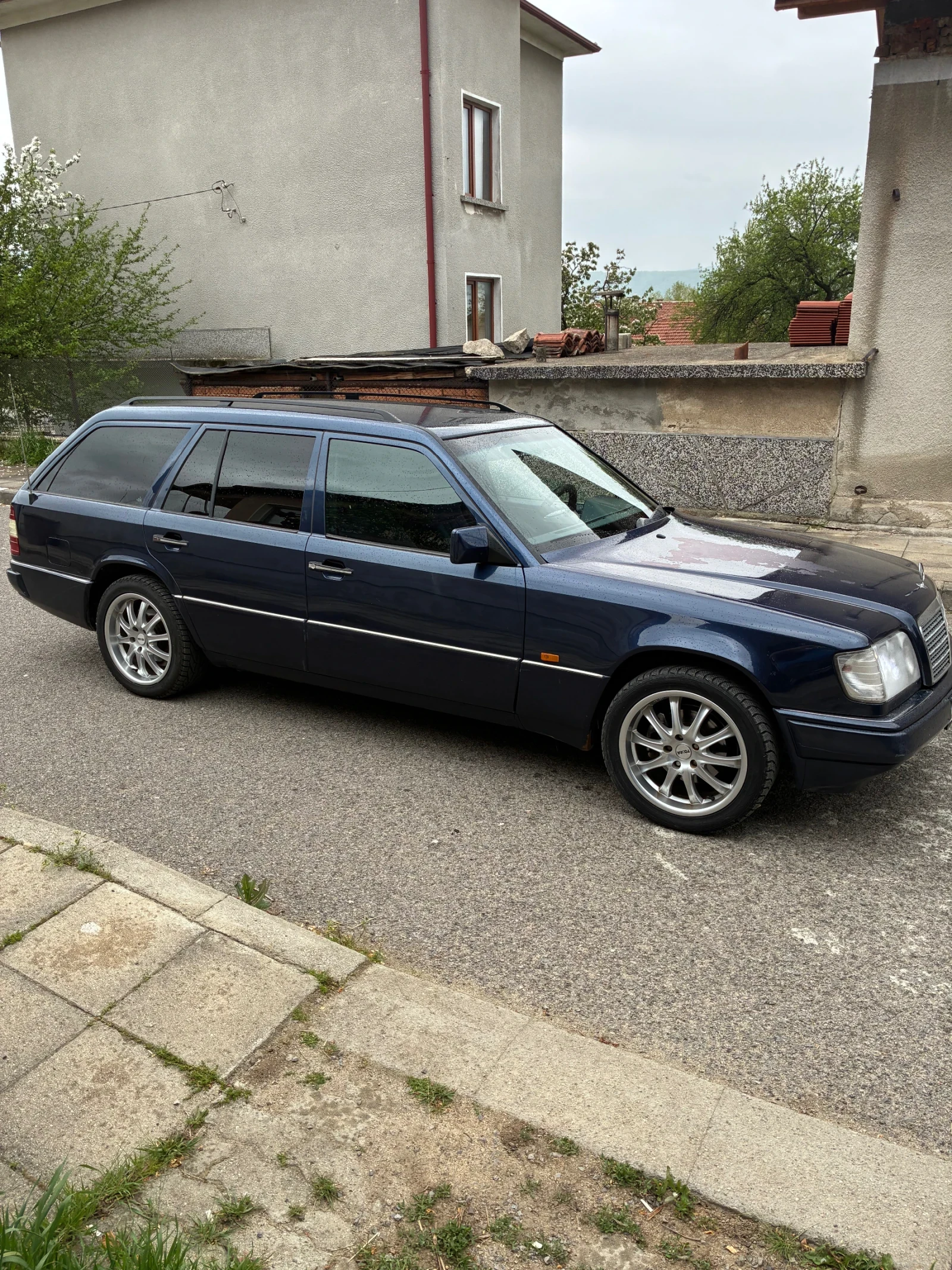 Mercedes-Benz E 200, снимка 5 - Автомобили и джипове - 54489980