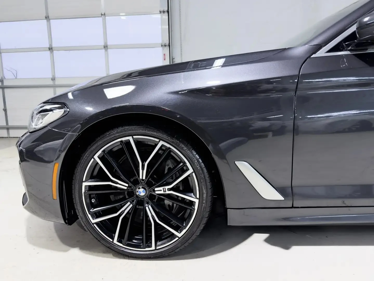 BMW 540 i / XDRIVE / M PKG / HARMAN / HEADUP / ПОДГРЕВИ , снимка 4 - Автомобили и джипове - 54781446