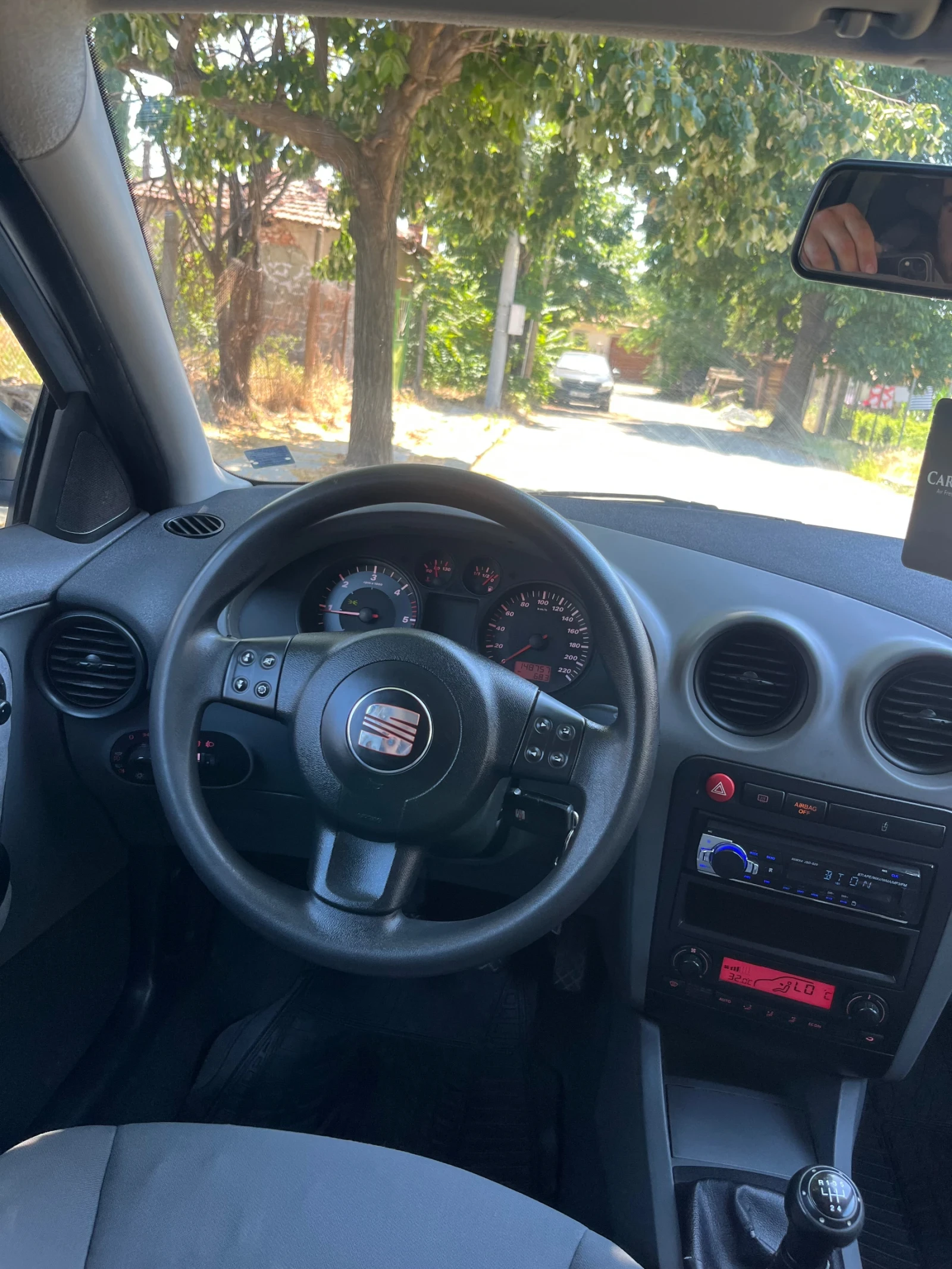 Seat Ibiza 1.9 101кс., снимка 13 - Автомобили и джипове - 55104162