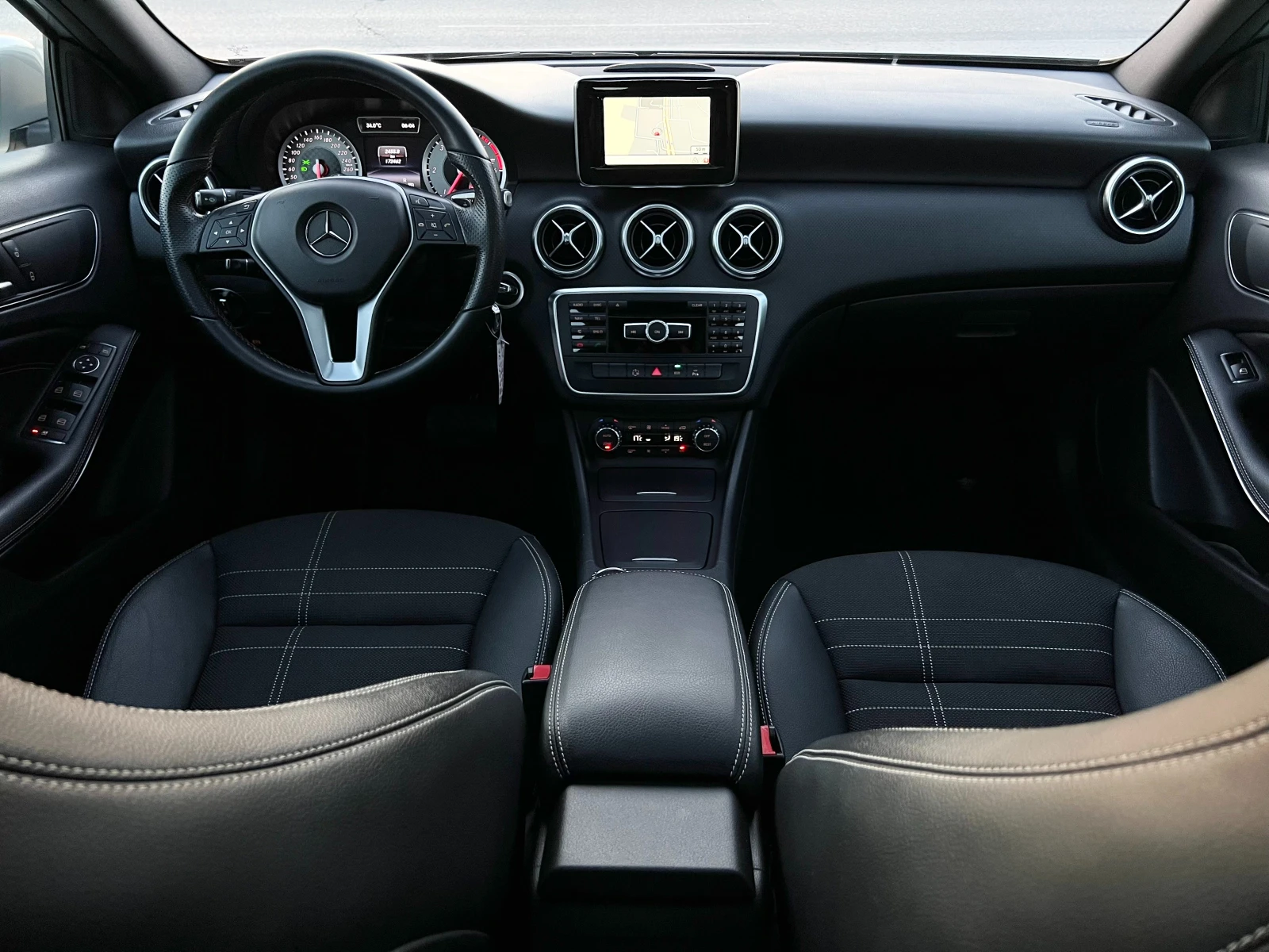 Mercedes-Benz A 220 2.2-CDI-170к.с-AMG LINE-ТОП СЪСТОЯНИЕ!, снимка 11 - Автомобили и джипове - 55278540