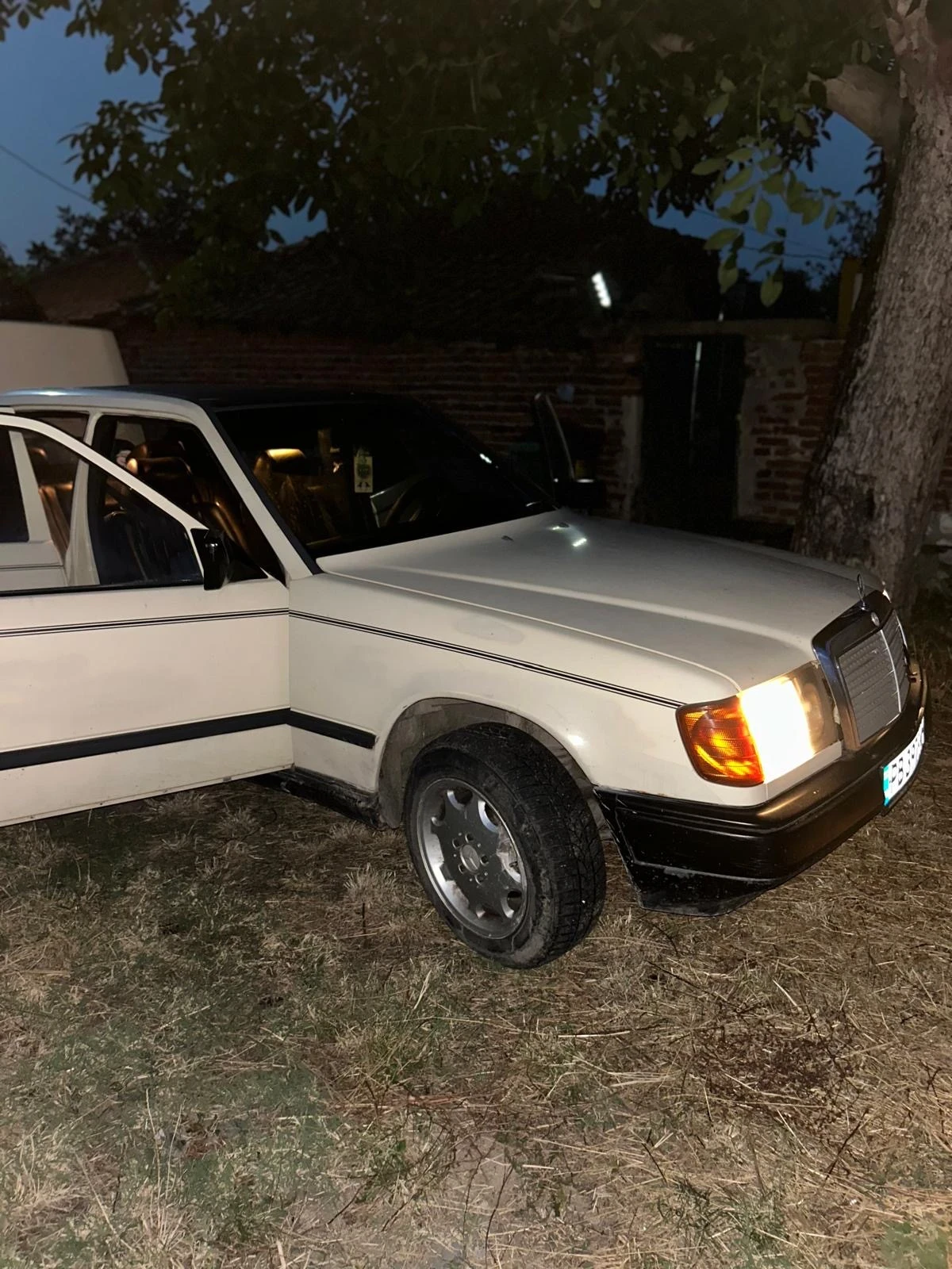 Mercedes-Benz 124, снимка 8 - Автомобили и джипове - 55349477