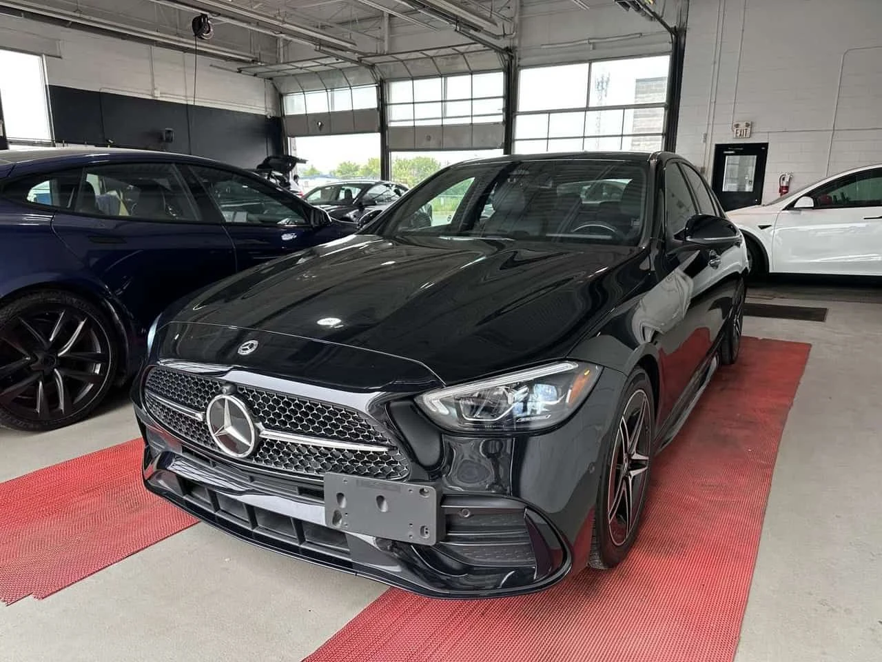 Mercedes-Benz C 300 4MATIC | ONE OWNER | AMG PACKAGE | 360 | CARFAX | Mobile.bg � ����������� 3