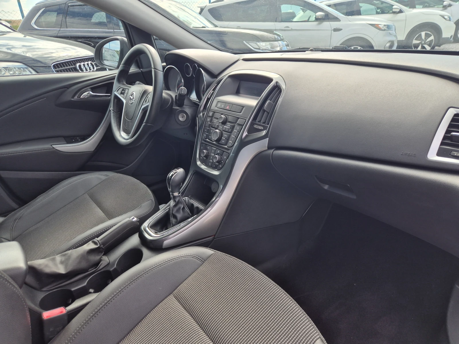 Opel Astra 1.7 CDTI, снимка 10 - Автомобили и джипове - 55440670