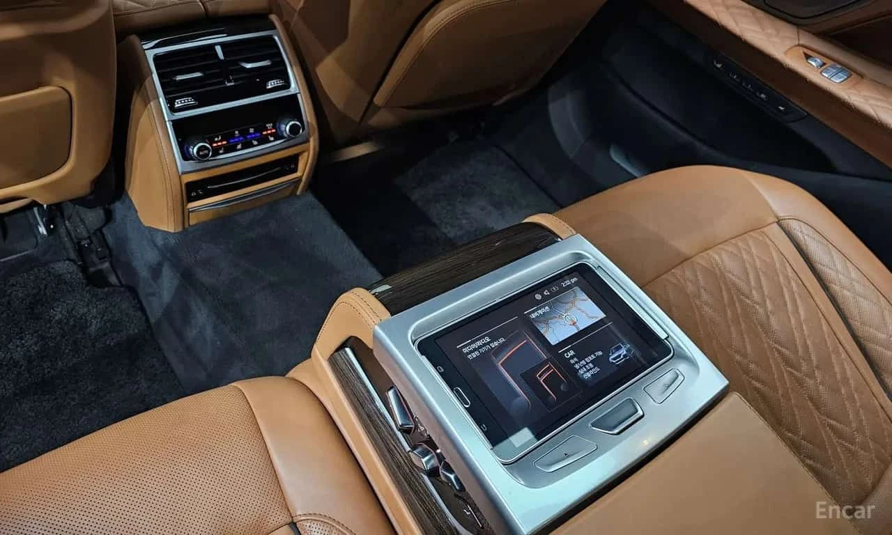 BMW 740 * 740Li xDrive Design Pure Excellence * CARFAX * Ц, снимка 17 - Автомобили и джипове - 55556389
