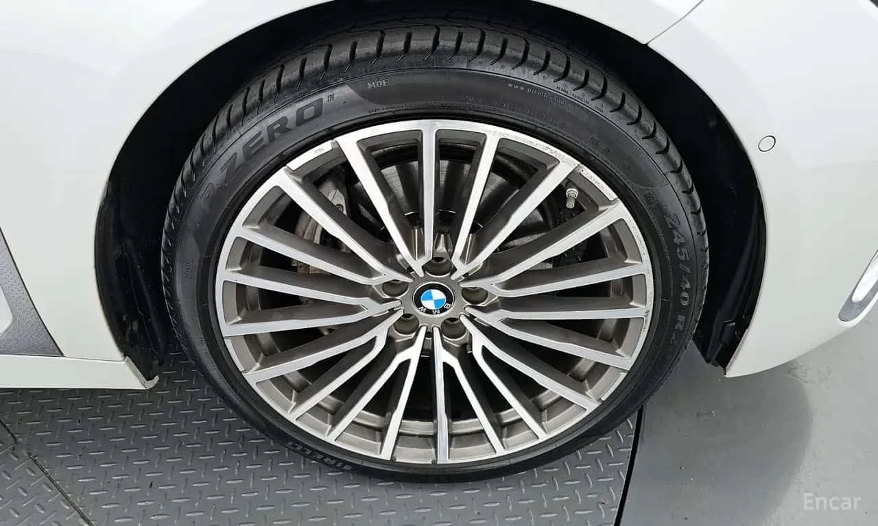 BMW 740 * 740Li xDrive Design Pure Excellence * CARFAX * Ц, снимка 5 - Автомобили и джипове - 55556389