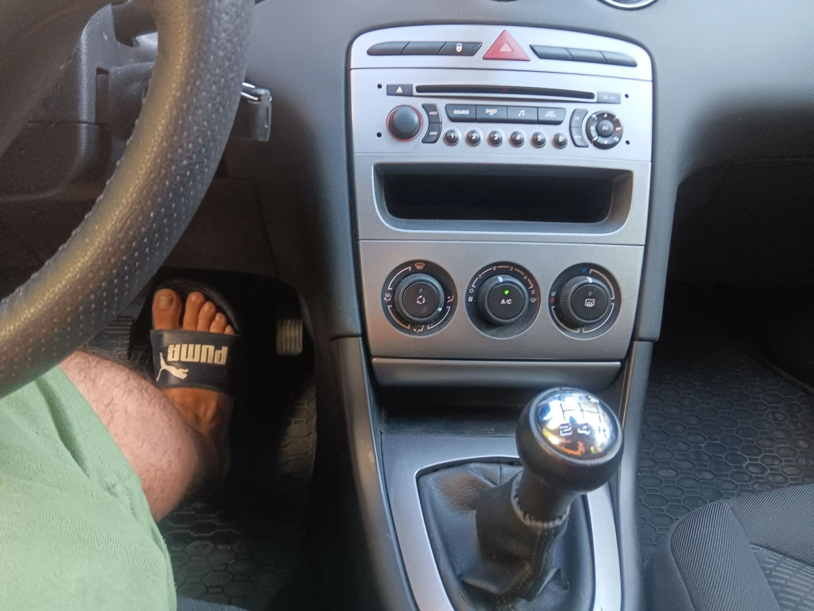 Peugeot 308 1.6HDI, снимка 13 - Автомобили и джипове - 55732974