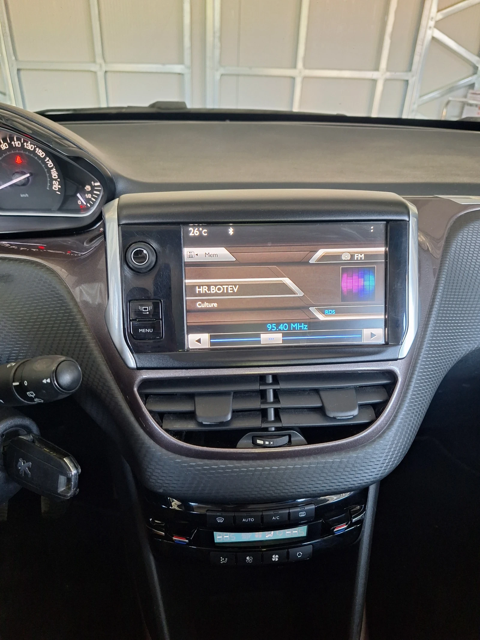 Peugeot 2008, снимка 11 - Автомобили и джипове - 55925328