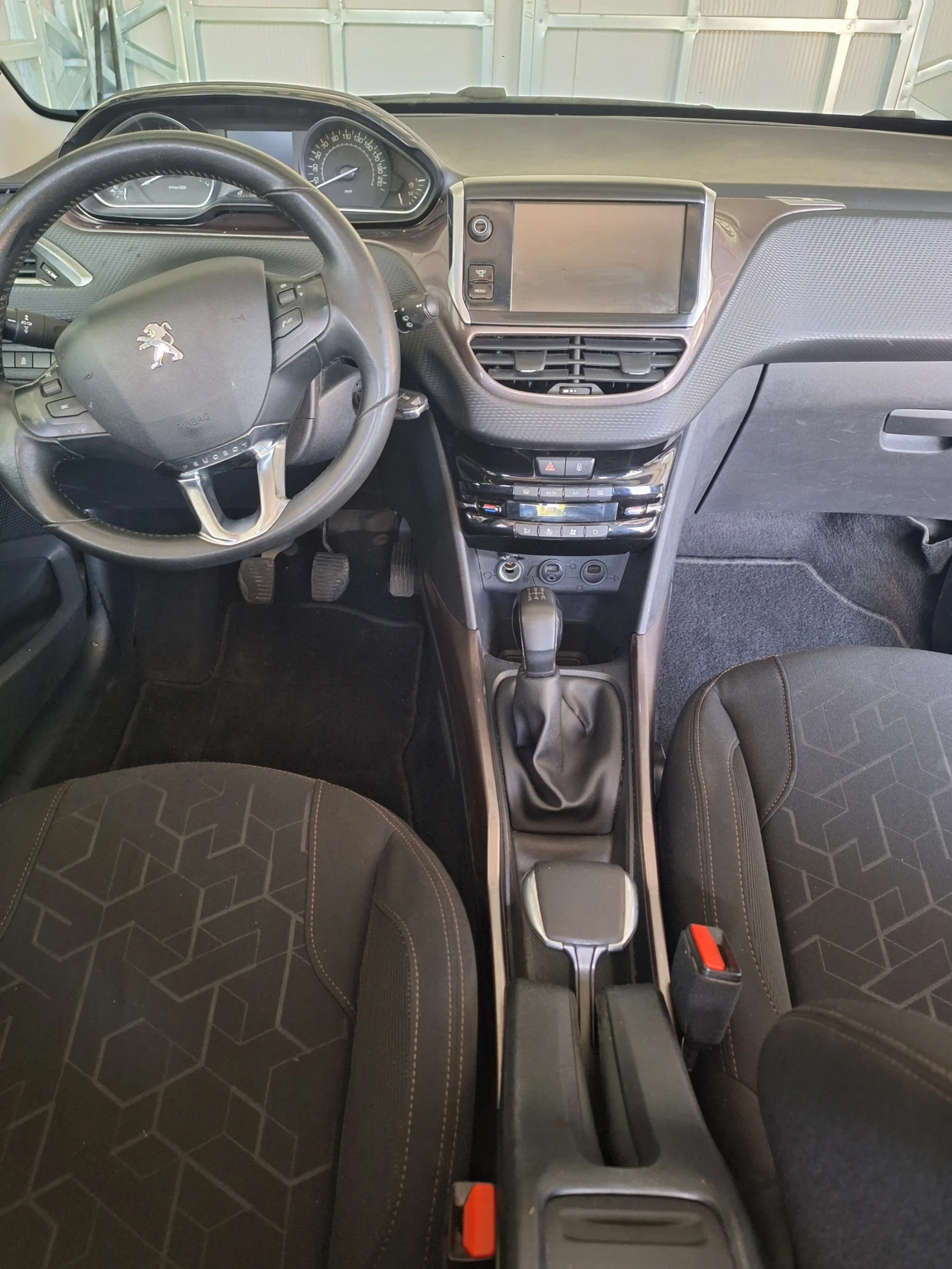 Peugeot 2008, снимка 9 - Автомобили и джипове - 55925328