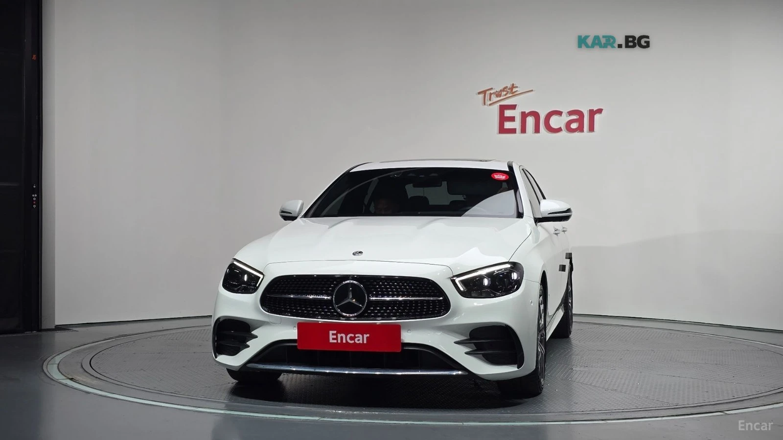 Mercedes-Benz E 220 AMG* 4MATIC* HEADUP* ПАМЕТ* 360 КАМЕРА* , снимка 3 - Автомобили и джипове - 56070588