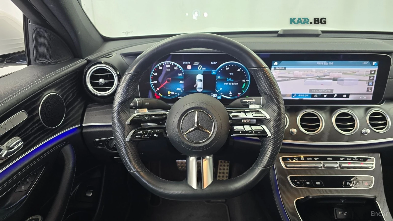 Mercedes-Benz E 220 AMG* 4MATIC* HEADUP* ПАМЕТ* 360 КАМЕРА* , снимка 12 - Автомобили и джипове - 56070588