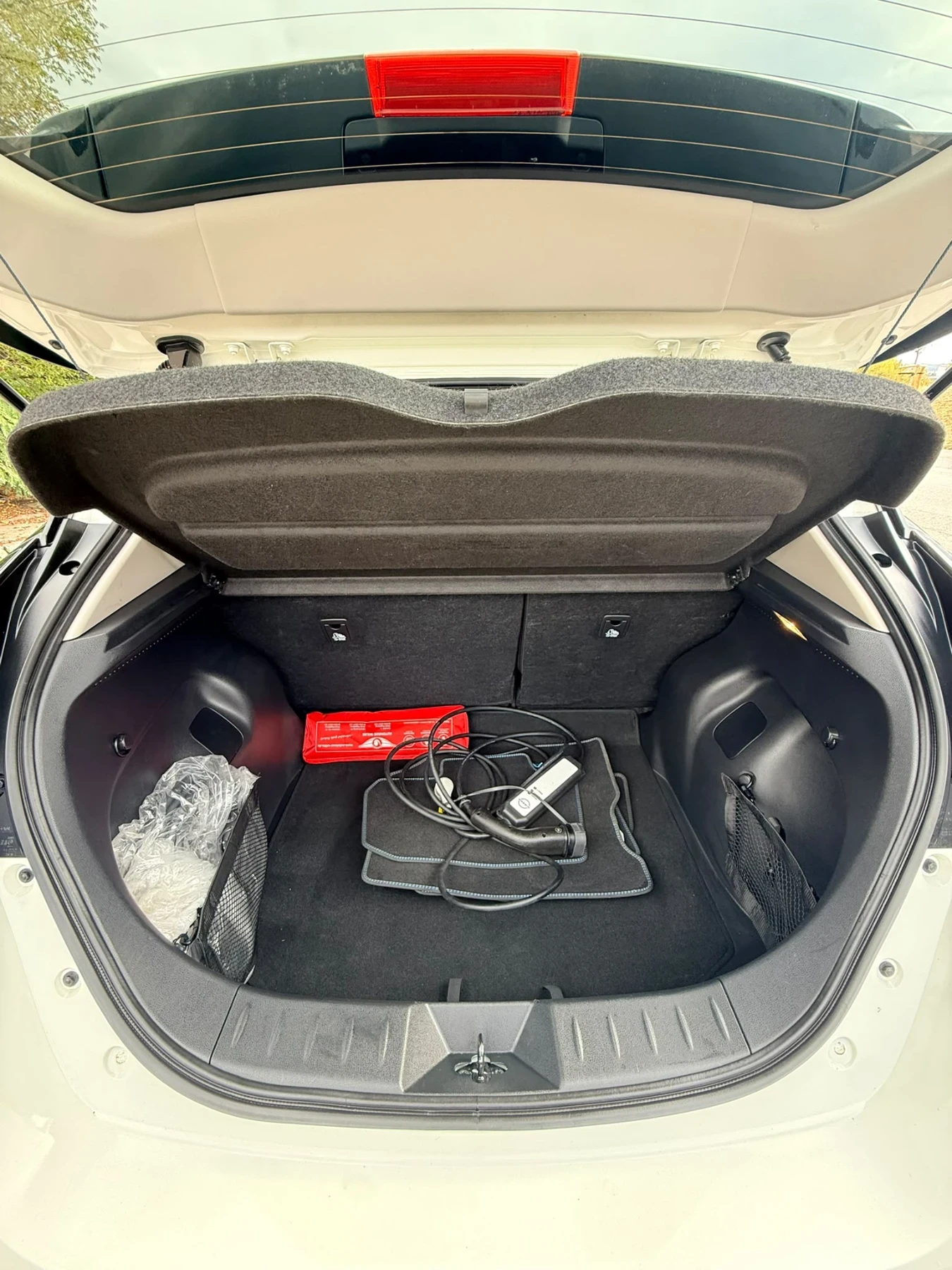 Nissan Leaf  62 kwh, снимка 15 - Автомобили и джипове - 56542165