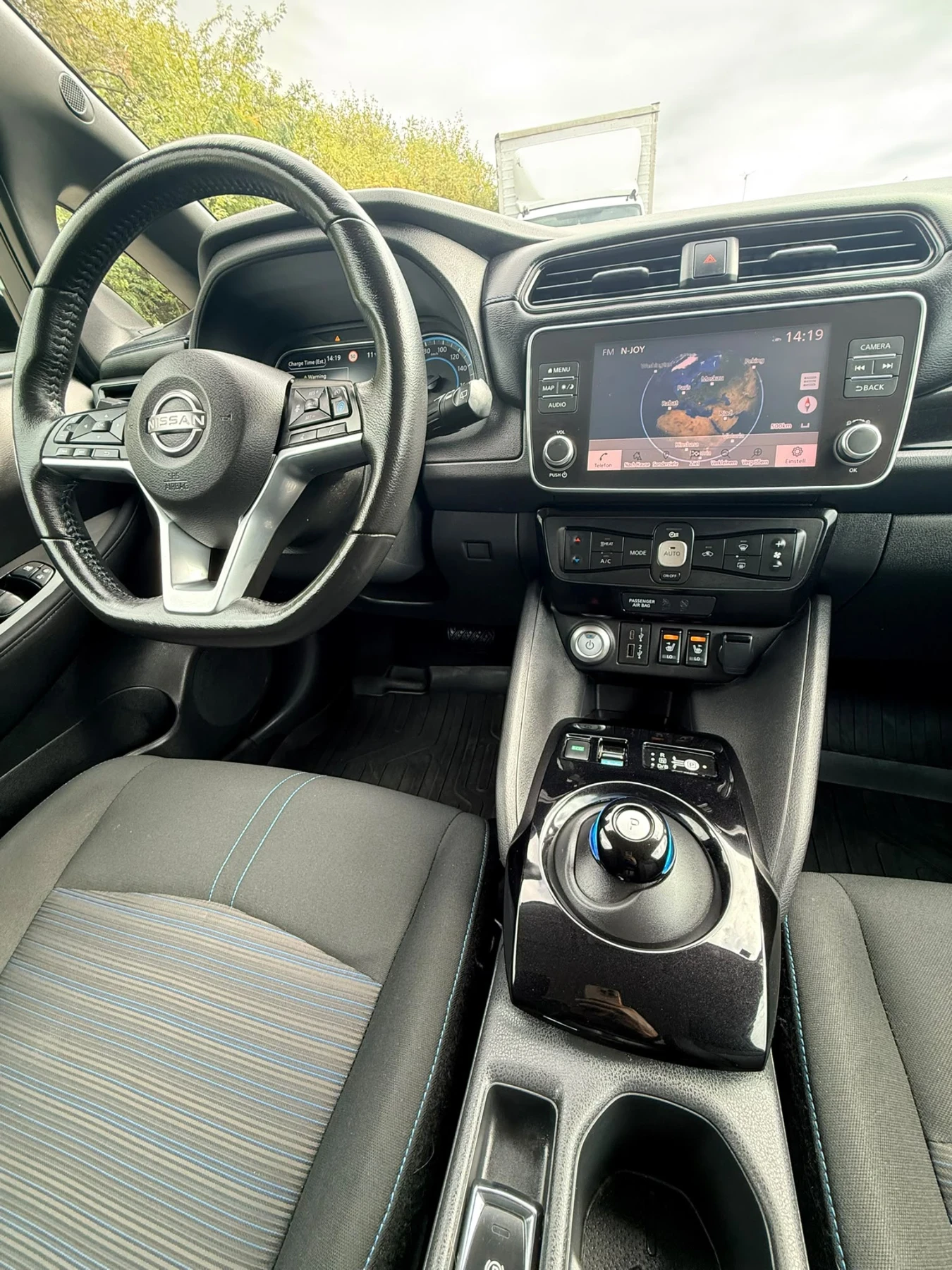 Nissan Leaf  62 kwh, снимка 2 - Автомобили и джипове - 56542165