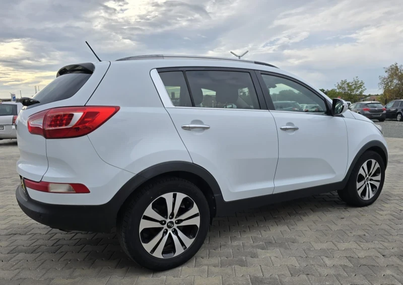 Kia Sportage 1.7CRDI, снимка 4 - Автомобили и джипове - 52168124
