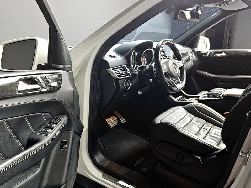 Mercedes-Benz GLE 63 AMG 4MATIC* HARMAN KARDON* DISTRONIC* 360* TV* PANO* , снимка 9 - Автомобили и джипове - 55336234
