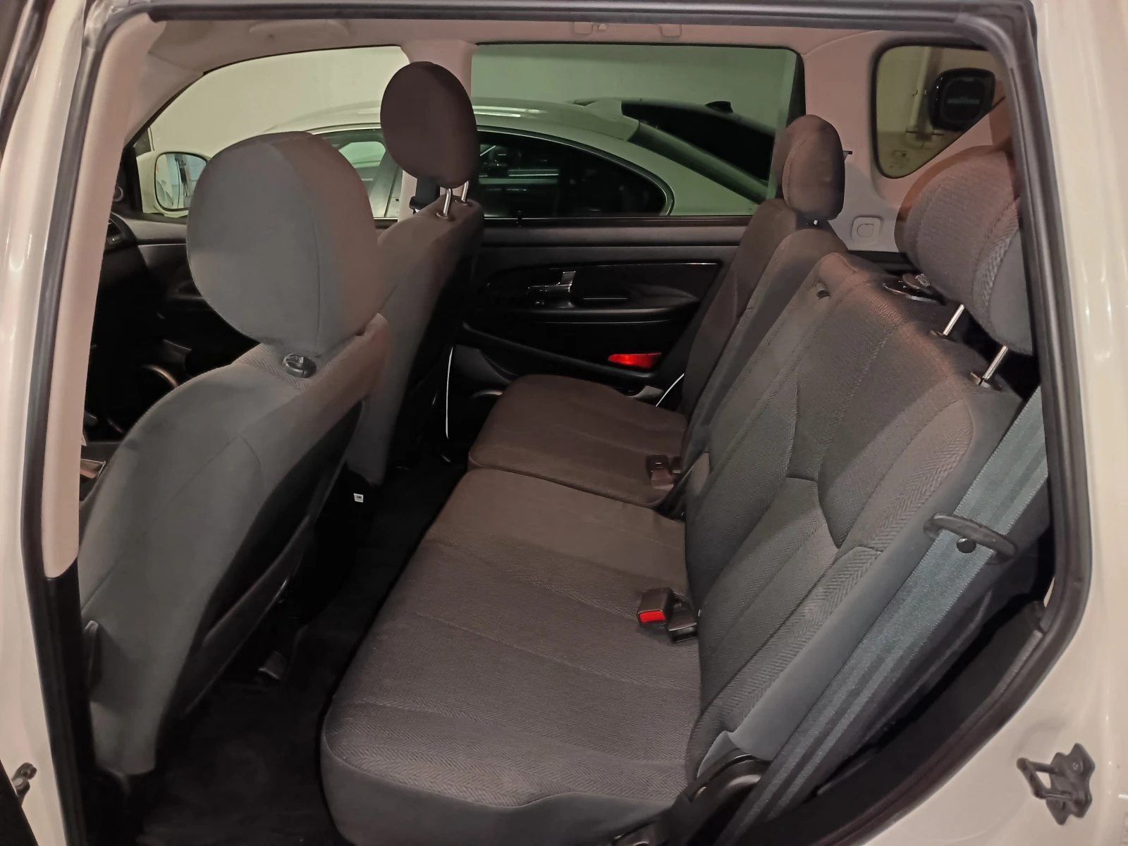 SsangYong Rexton W 2.0 e-XDi 4WD, снимка 7 - Автомобили и джипове - 54756394