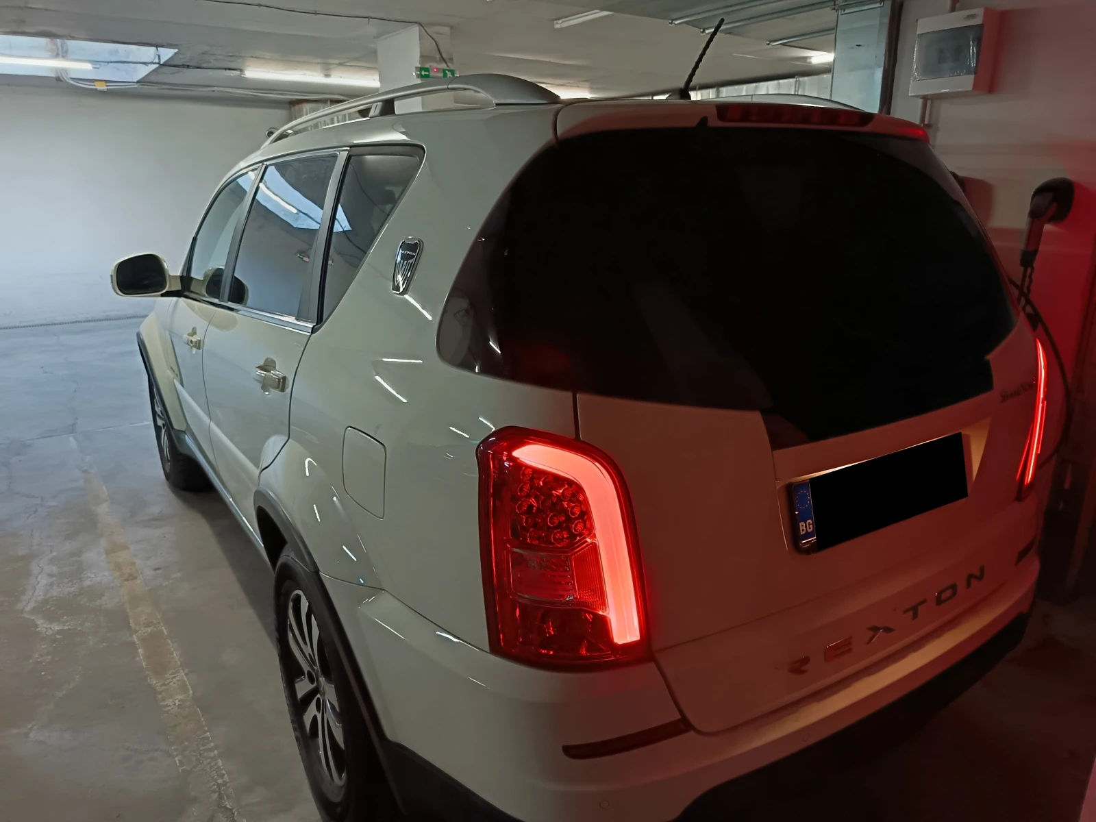 SsangYong Rexton W 2.0 e-XDi 4WD, снимка 4 - Автомобили и джипове - 54756394