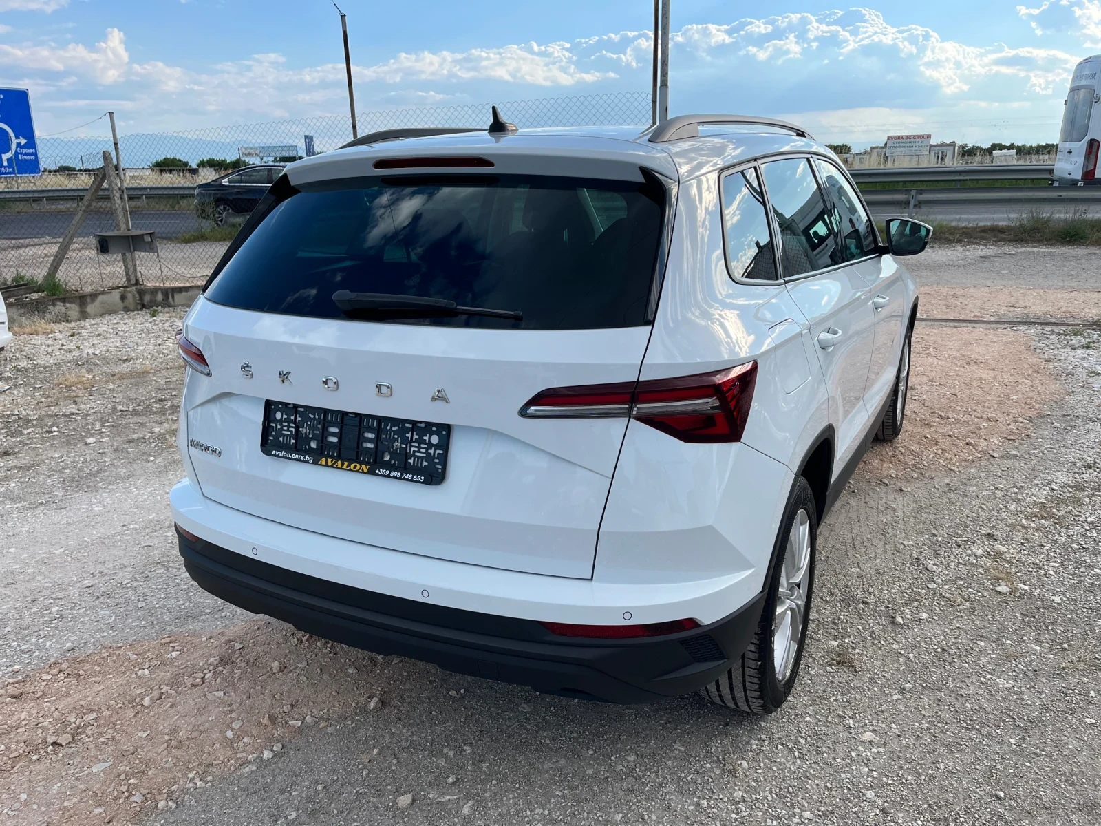 Skoda Karoq 2.0TDI Автомат, снимка 4 - Автомобили и джипове - 54978368