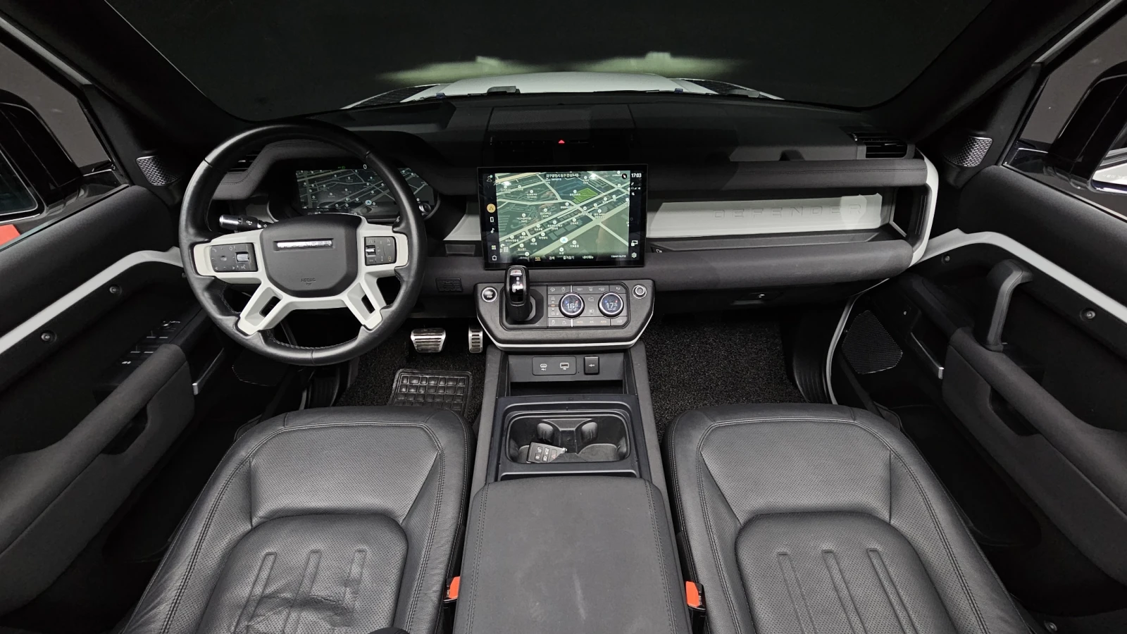 Land Rover Defender D250* HUD* BLIND SPOT* 360* ПОДГРЕВ ВОЛАН* КРАЙНА , снимка 7 - Автомобили и джипове - 55383901
