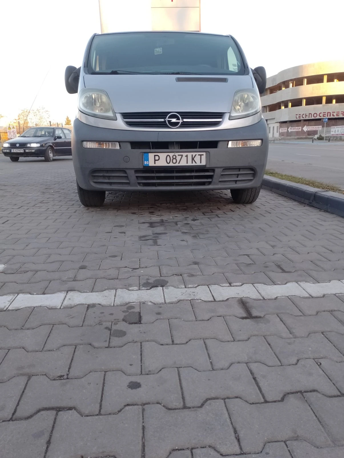 Opel Vivaro, снимка 8 - Бусове и автобуси - 54761632