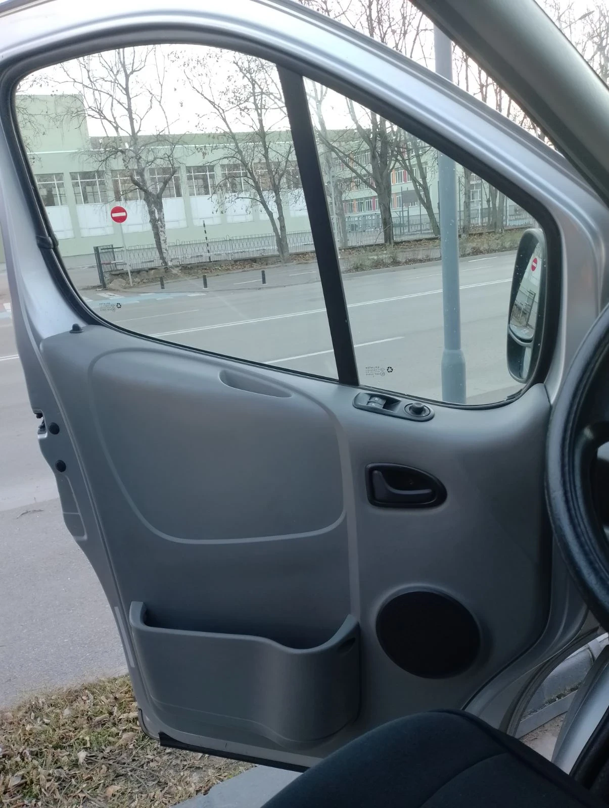 Opel Vivaro, снимка 9 - Бусове и автобуси - 54761632