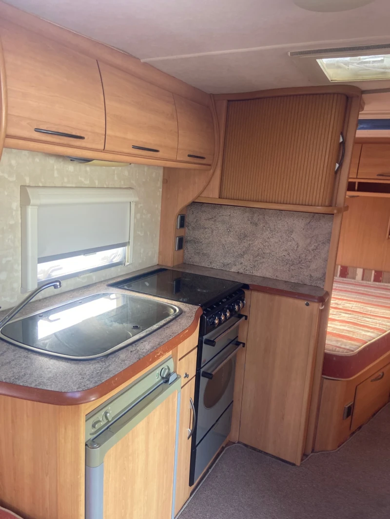 Каравана Swift Ace  Jubilee , снимка 5 - Каравани и кемпери - 52966196