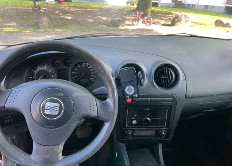 Seat Ibiza 1.4 75кс автомат, снимка 7 - Автомобили и джипове - 47315899