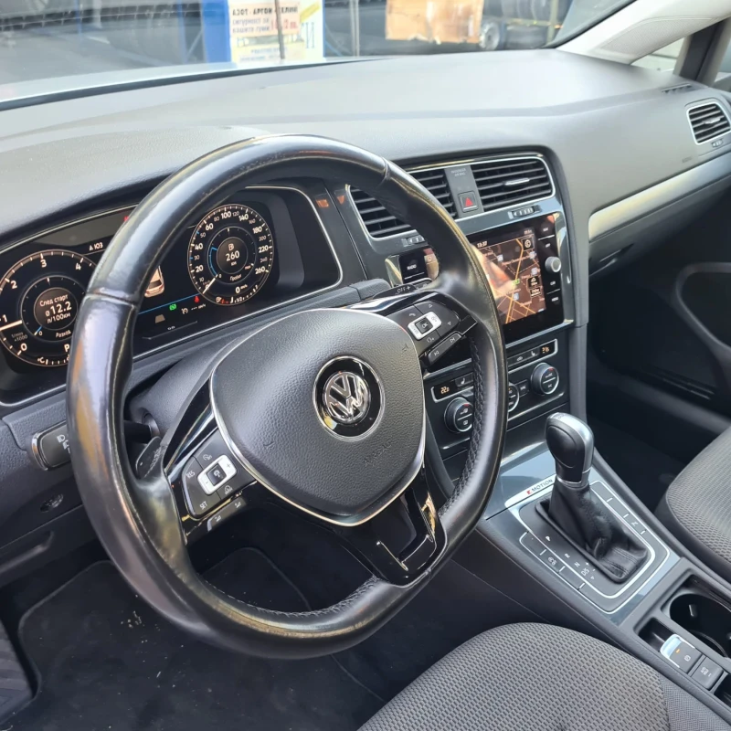 VW Golf, снимка 7 - Автомобили и джипове - 48611792