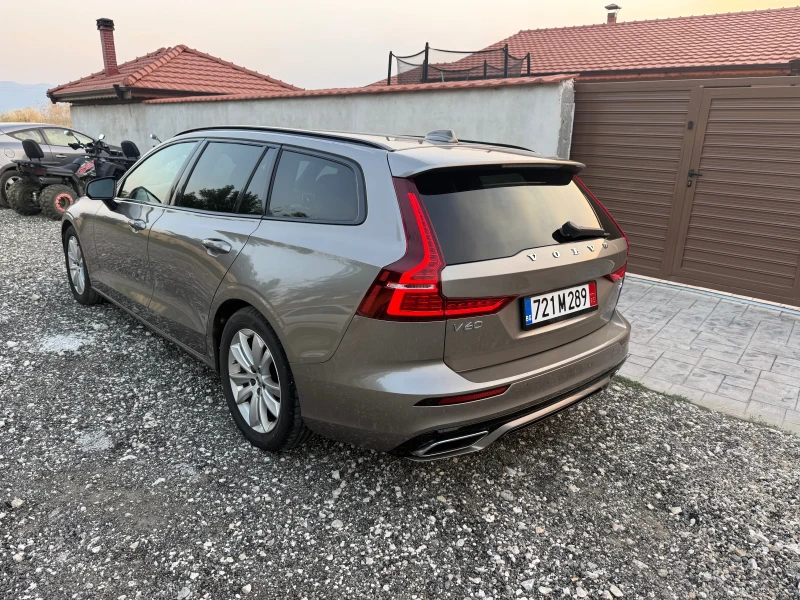 Volvo V60 B4 Mild Hybrid, снимка 4 - Автомобили и джипове - 51160740