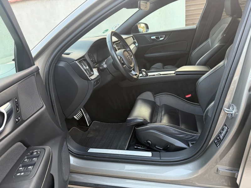 Volvo V60 B4 Mild Hybrid, снимка 8 - Автомобили и джипове - 51160740