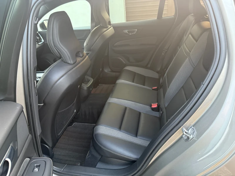 Volvo V60 B4 Mild Hybrid, снимка 6 - Автомобили и джипове - 51160740