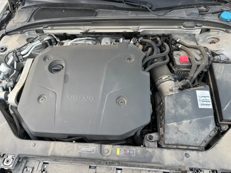 Volvo V60 B4 Mild Hybrid, снимка 10 - Автомобили и джипове - 51160740