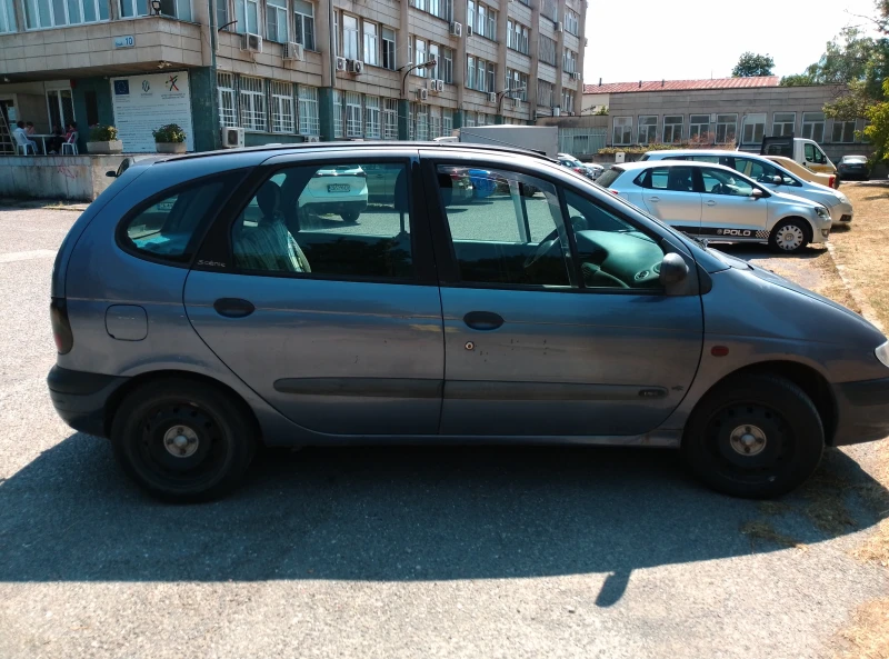 Renault Scenic, снимка 6 - Автомобили и джипове - 52574566