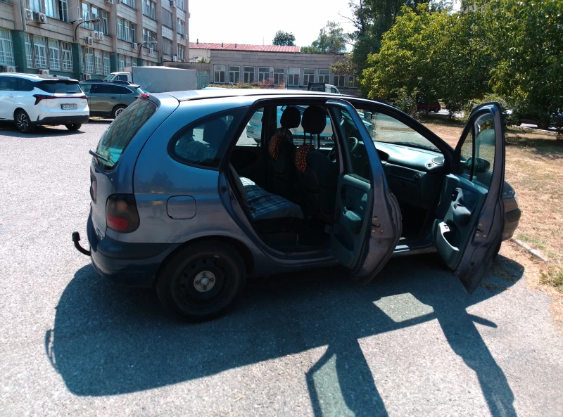 Renault Scenic, снимка 4 - Автомобили и джипове - 52574566