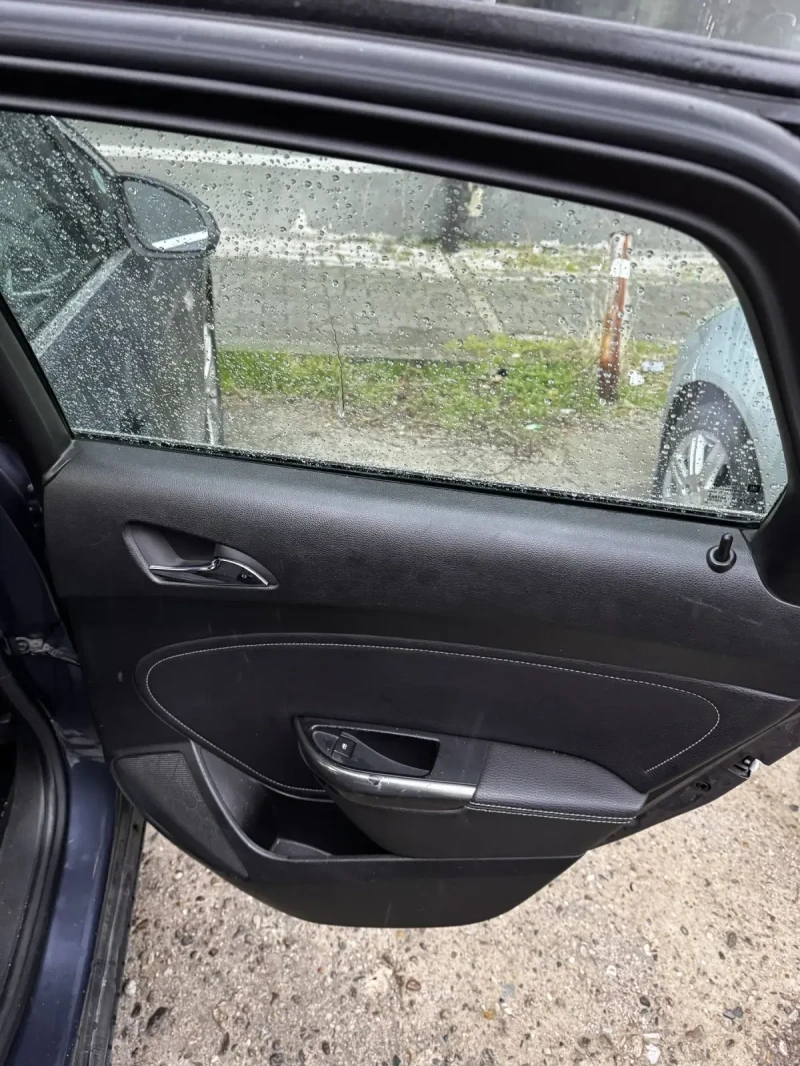 Opel Astra, снимка 3 - Автомобили и джипове - 52853938