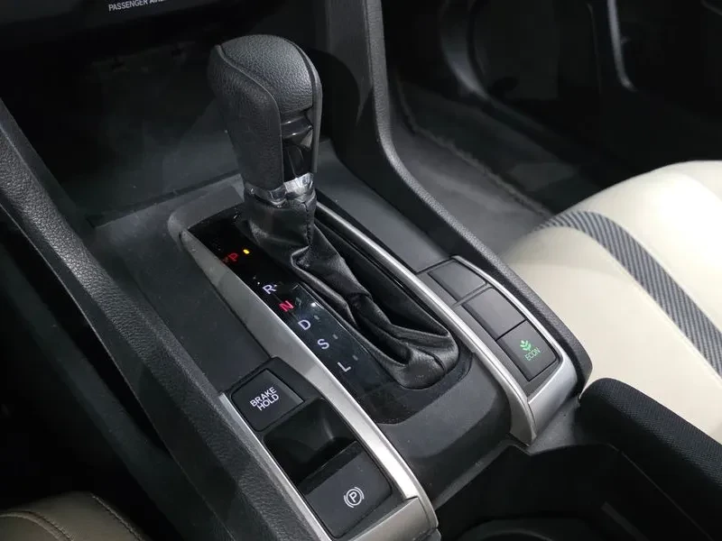 Honda Civic 2.0 10Th Generation, снимка 9 - Автомобили и джипове - 54980366