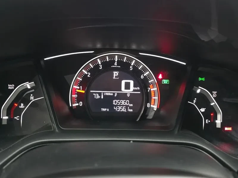 Honda Civic 2.0 10Th Generation, снимка 8 - Автомобили и джипове - 54980366