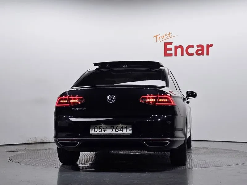 VW Passat 2.0 Tdi, снимка 4 - Автомобили и джипове - 55923112
