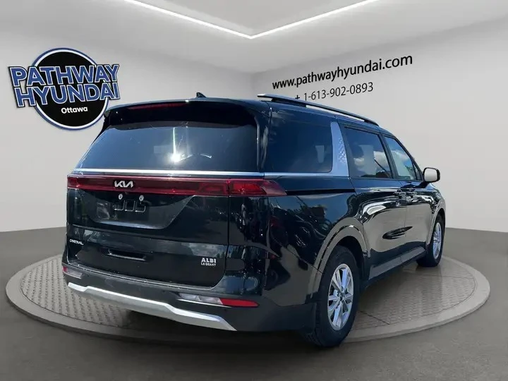 Kia Carnival Automatic, снимка 4 - Автомобили и джипове - 56010867