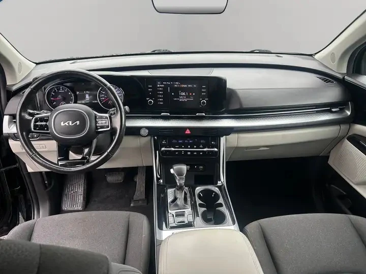 Kia Carnival Automatic, снимка 15 - Автомобили и джипове - 56010867