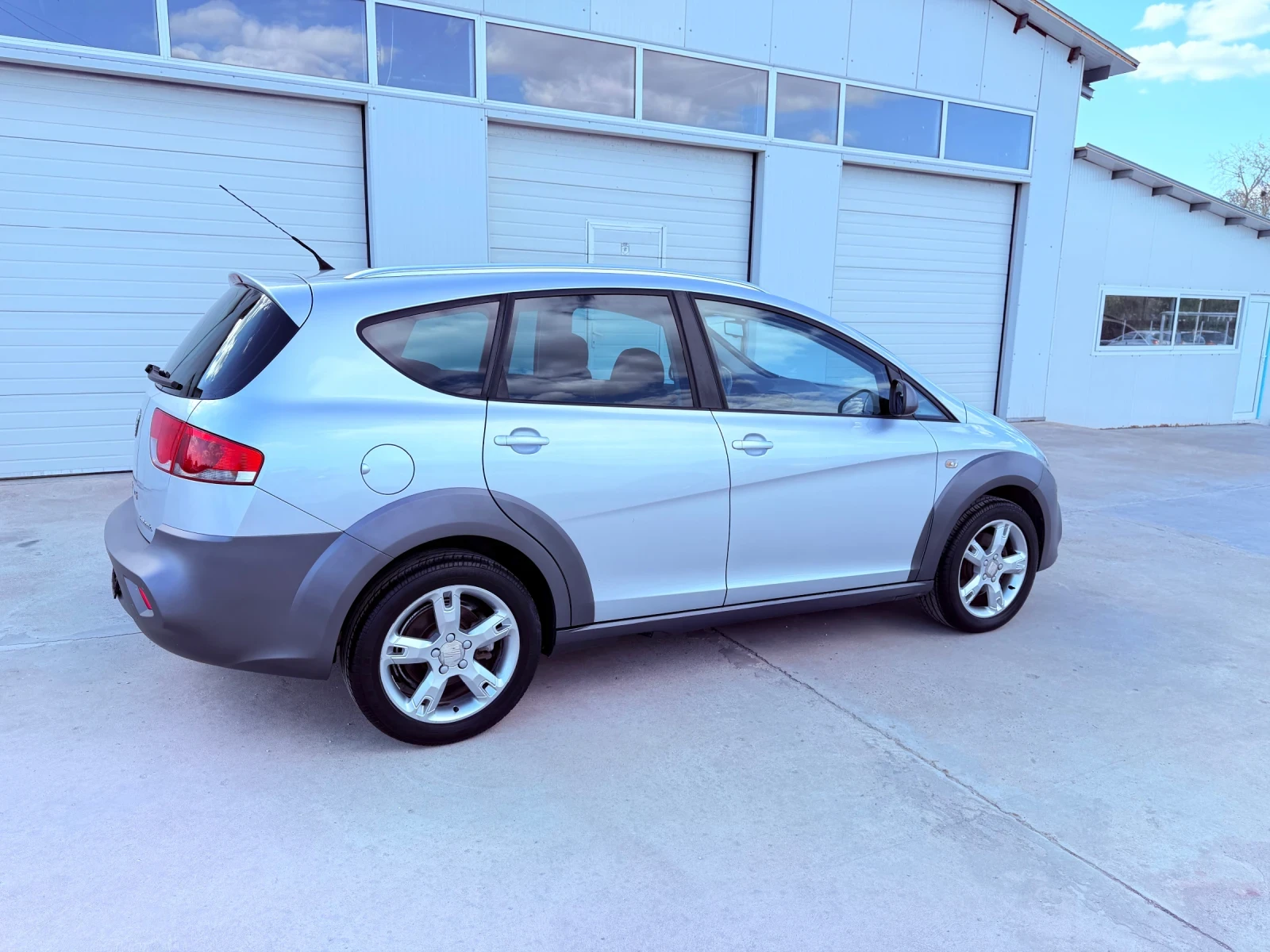 Seat Altea 2.0tdi * 4x4* FREETRACK* 4x4* DVD* UNIKAT* , снимка 14 - Автомобили и джипове - 40128489