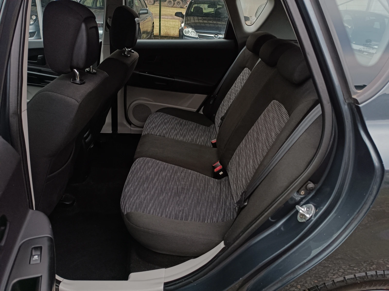 Kia Ceed 1.4i-105-- | Mobile.bg   12