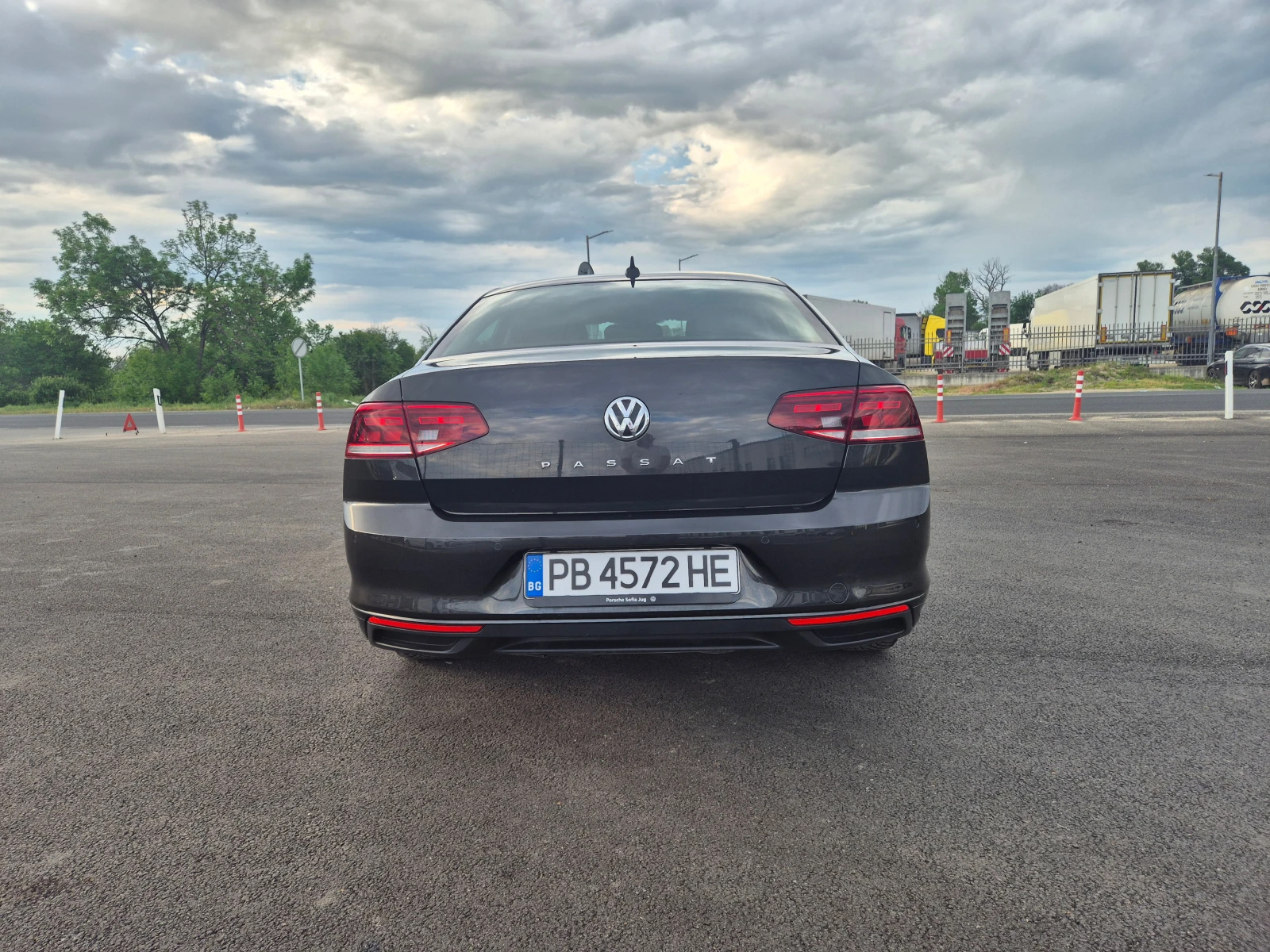 VW Passat 2.0TDI M/T 150 - изображение 4