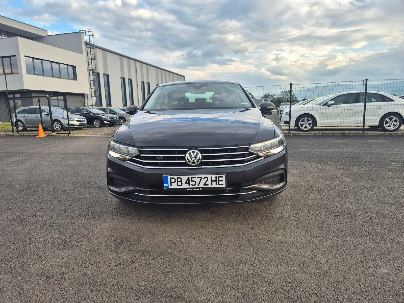 VW Passat 2.0TDI M/T 150 - изображение 8