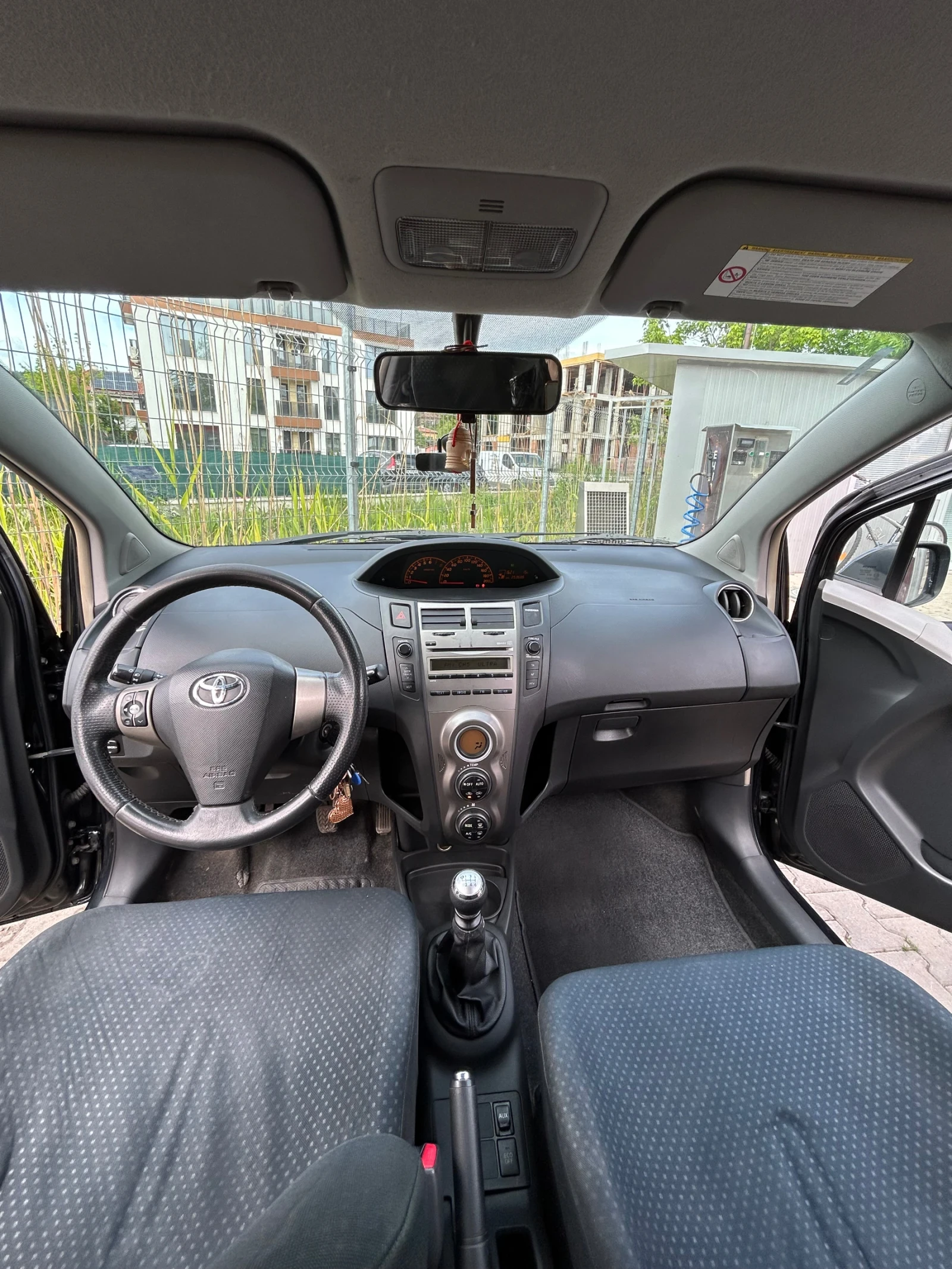 Toyota Yaris  - изображение 8