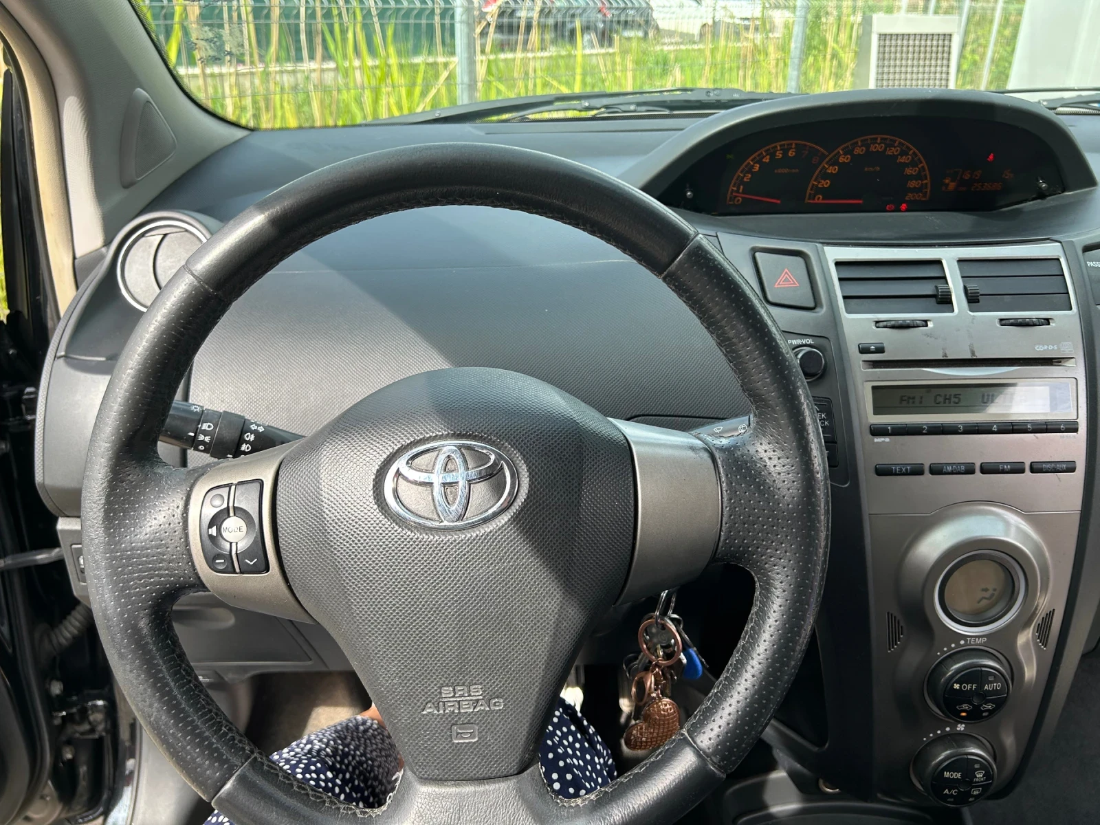 Toyota Yaris  - изображение 6